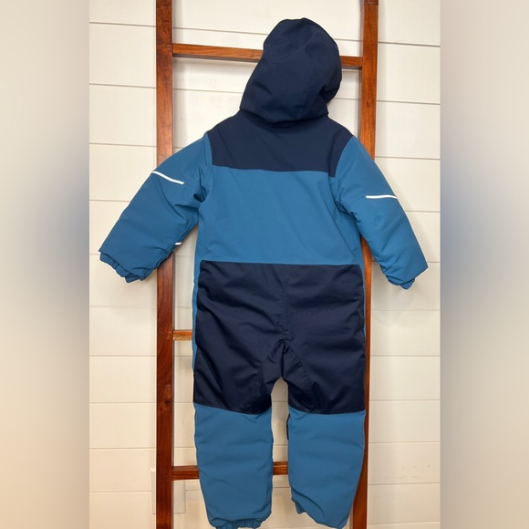 Snow Pile Patagonia One-Piece Snowsuit, 3T, Red and Blue - Picture 10 of 13